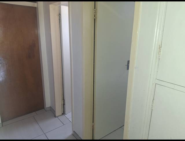 2 BEDROOM APARTMENT FOR SALE IN KEMPTON PARK CENTRAL